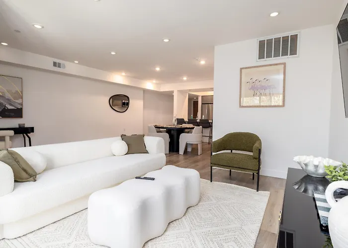 Larchmont Village Luxury Living