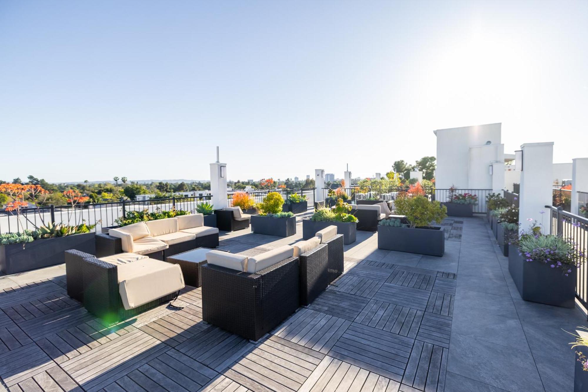 Larchmont Village Luxury Living * Los Angeles