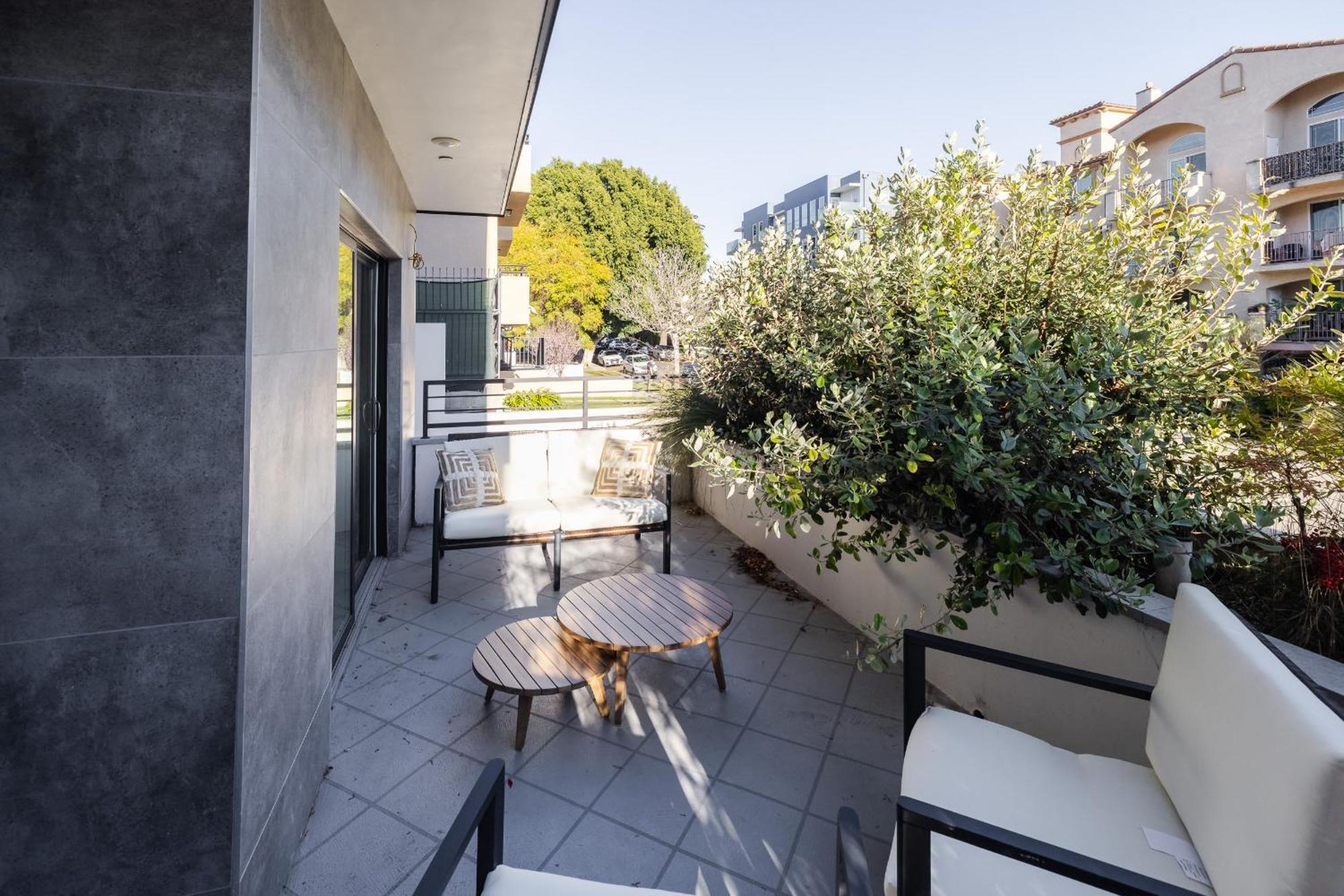 Larchmont Village Luxury Living